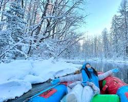 Mojie river rafting through rime forest